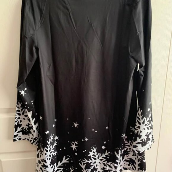 Ladies size Large Black & white Holiday shirt - Picture 6 of 10